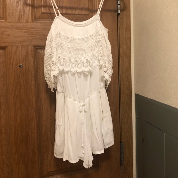 Women’s white romper - off the shoulder - Picture 2 of 2